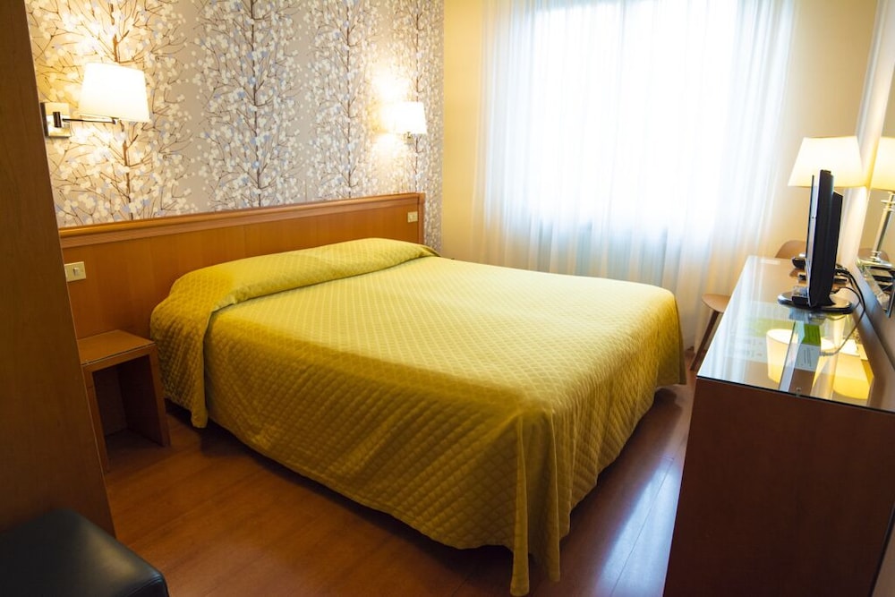 eco Hotel Milano & BioRiso Restaurant — Hotel rooms in Milan, Lombardy