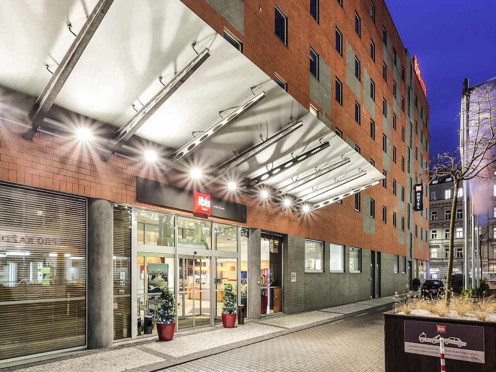Ibis Praha Mala Strana — Hotel building in Prague, Prague