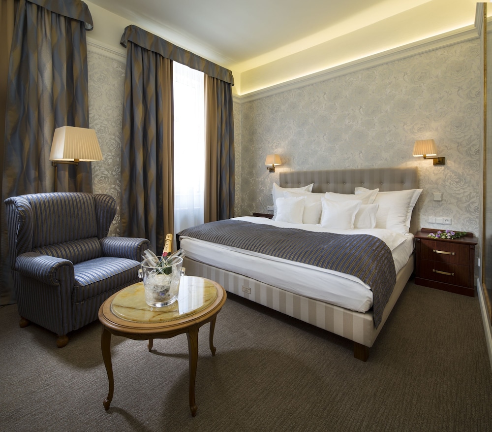 Hotel Julian - zdjęcie 5