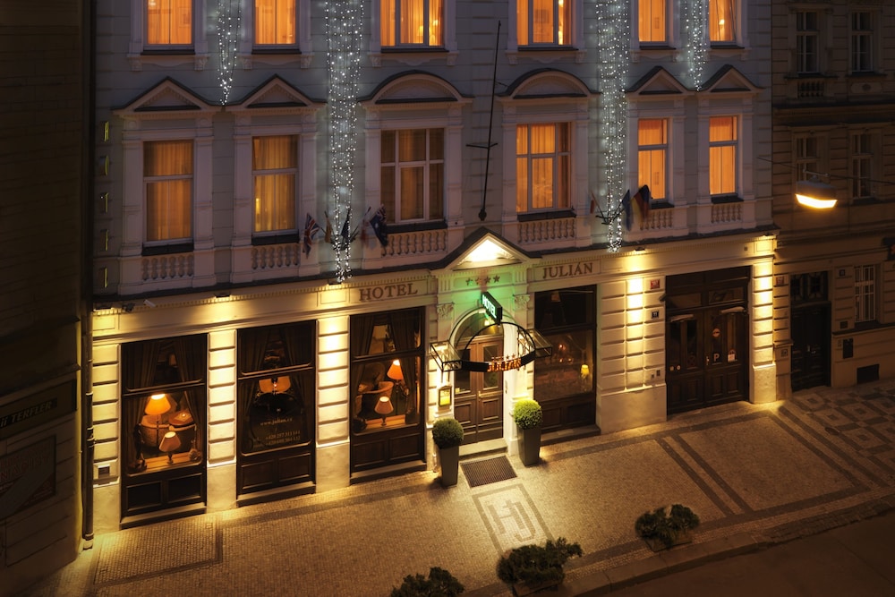 Hotel Julian - zdjęcie 2