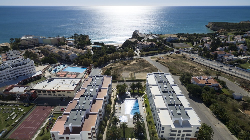 Ukino Terrace Algarve - Concept Hotel — Swimming pool in Armação de Pêra, Faro