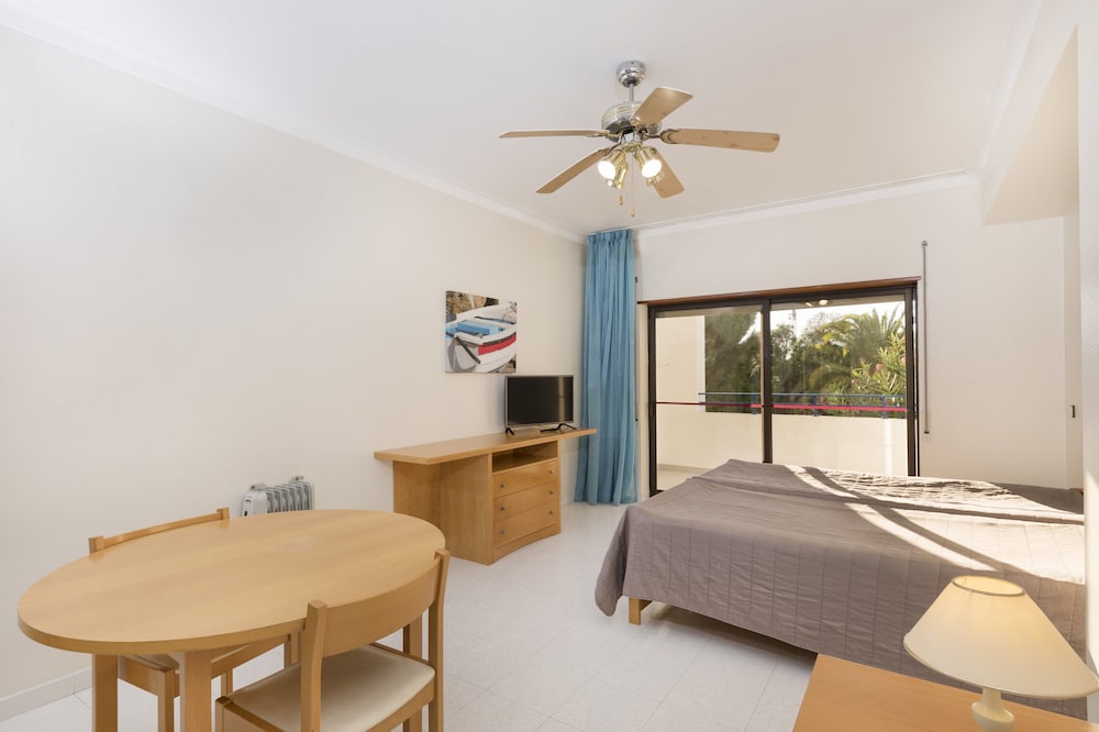 Ukino Terrace Algarve - Concept Hotel — Hotel rooms in Armação de Pêra, Faro