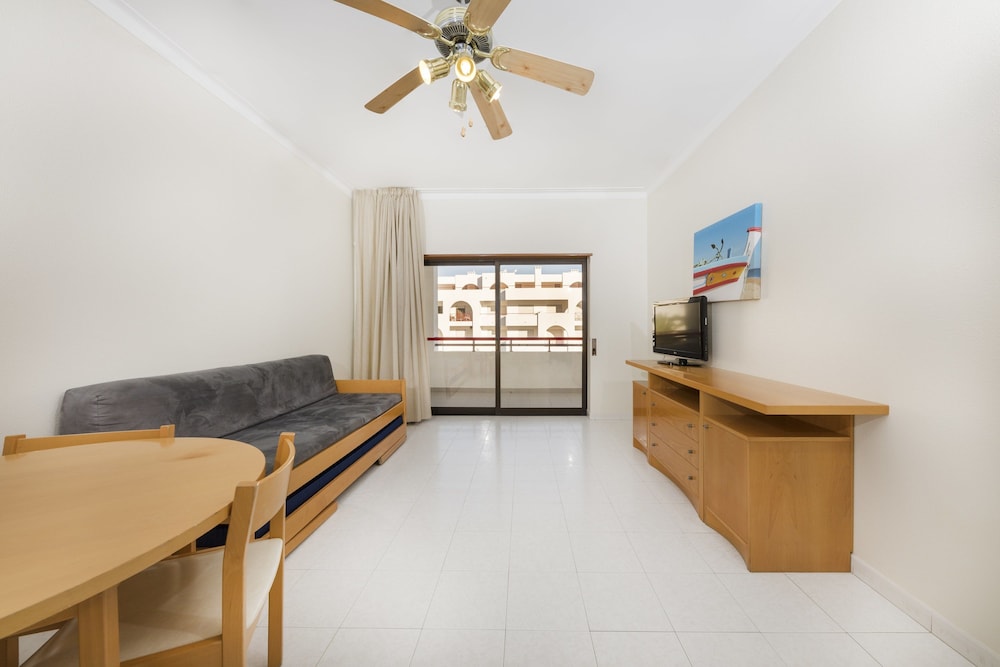 Ukino Terrace Algarve - Concept Hotel — Hotel rooms in Armação de Pêra, Faro