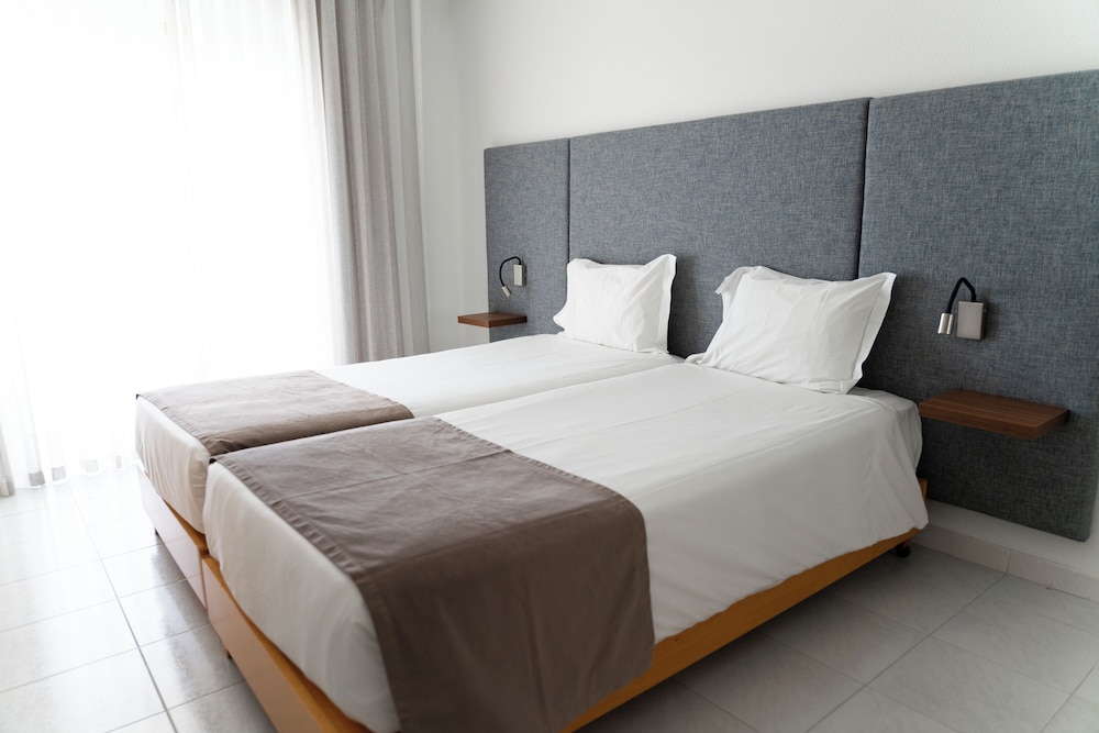 Ukino Terrace Algarve - Concept Hotel — Hotel rooms in Armação de Pêra, Faro