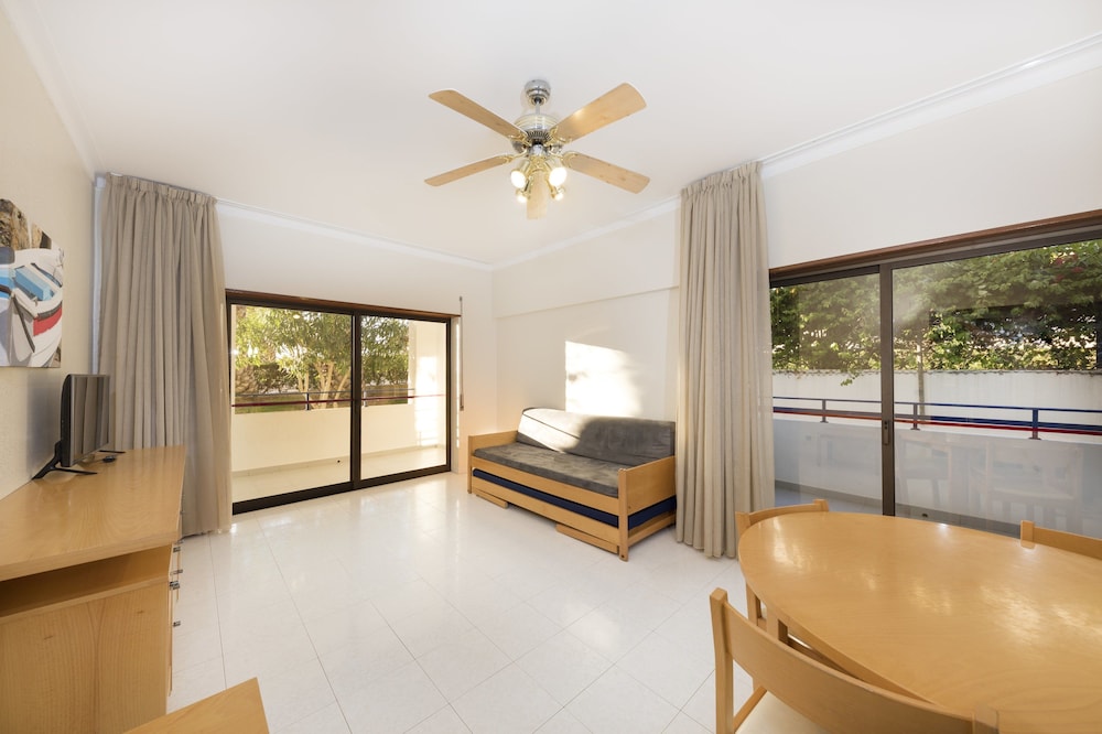 Ukino Terrace Algarve - Concept Hotel — Hotel rooms in Armação de Pêra, Faro