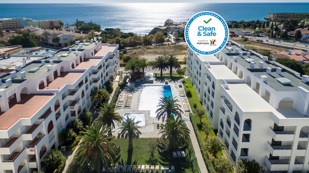 Ukino Terrace Algarve - Concept Hotel — Swimming pool in Armação de Pêra, Faro