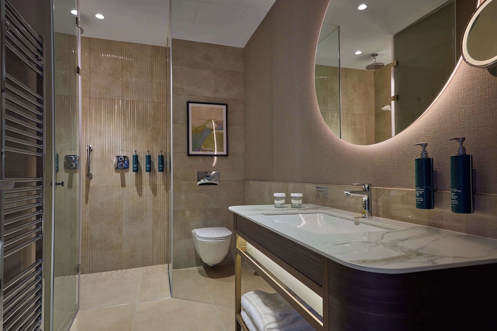 Hilton Sofia — Hotel rooms in Sofia, Sofia (province)