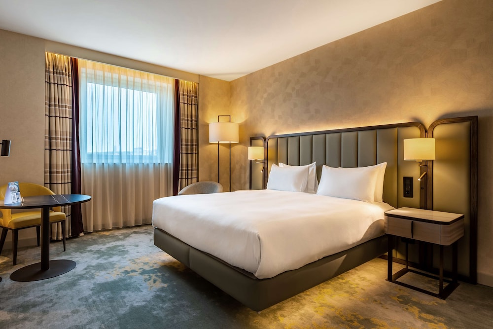 Hilton Sofia — Hotel rooms in Sofia, Sofia (province)