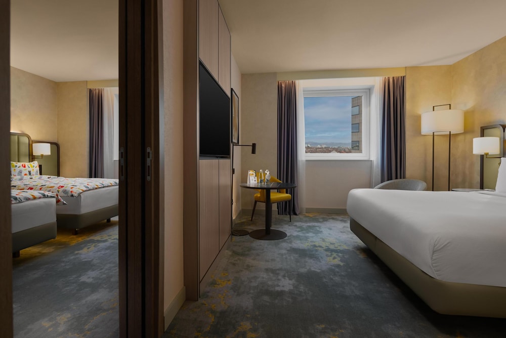 Hilton Sofia — Hotel rooms in Sofia, Sofia (province)