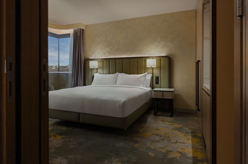 Hilton Sofia — Hotel rooms in Sofia, Sofia (province)