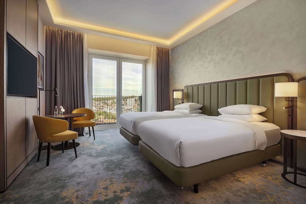 Hilton Sofia — Hotel rooms in Sofia, Sofia (province)