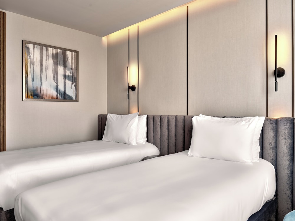 Crowne Plaza Sofia by IHG — Hotel rooms in Sofia, Sofia (province)