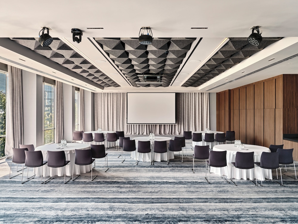 Crowne Plaza Sofia by IHG — Hotel building in Sofia, Sofia (province)
