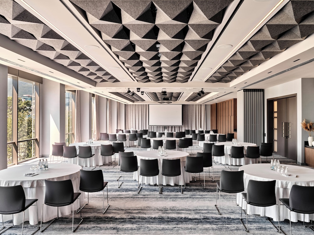 Crowne Plaza Sofia by IHG — Hotel building in Sofia, Sofia (province)
