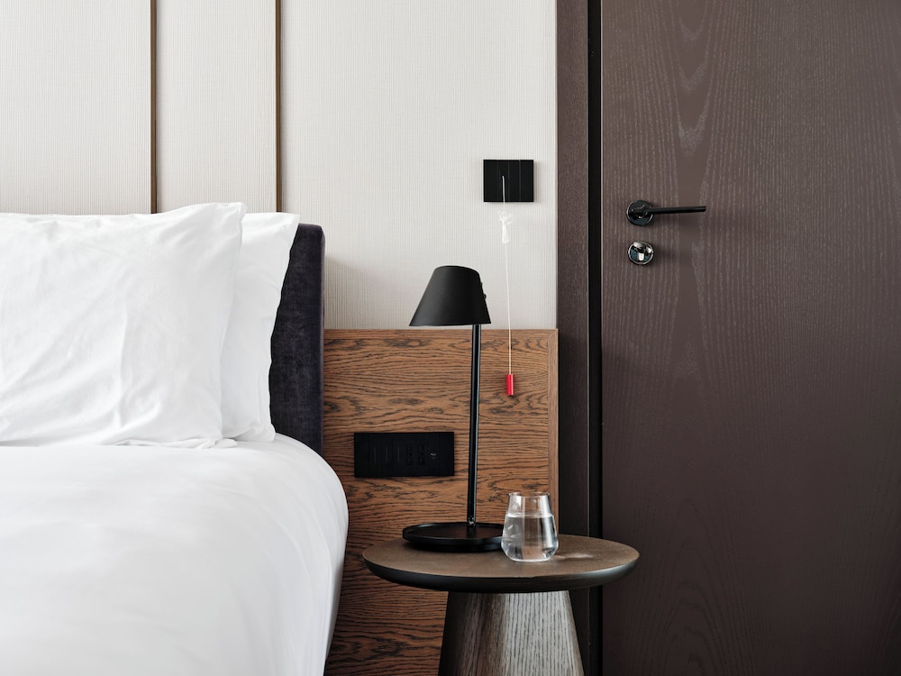 Crowne Plaza Sofia by IHG — Hotel rooms in Sofia, Sofia (province)