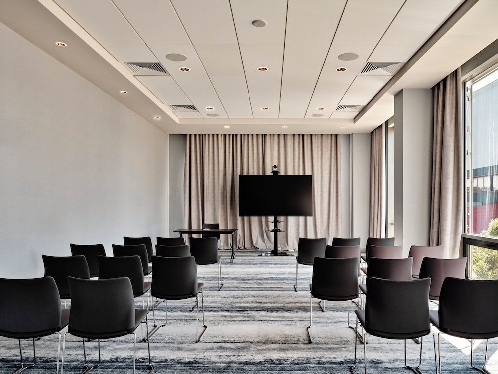 Crowne Plaza Sofia by IHG — Hotel building in Sofia, Sofia (province)