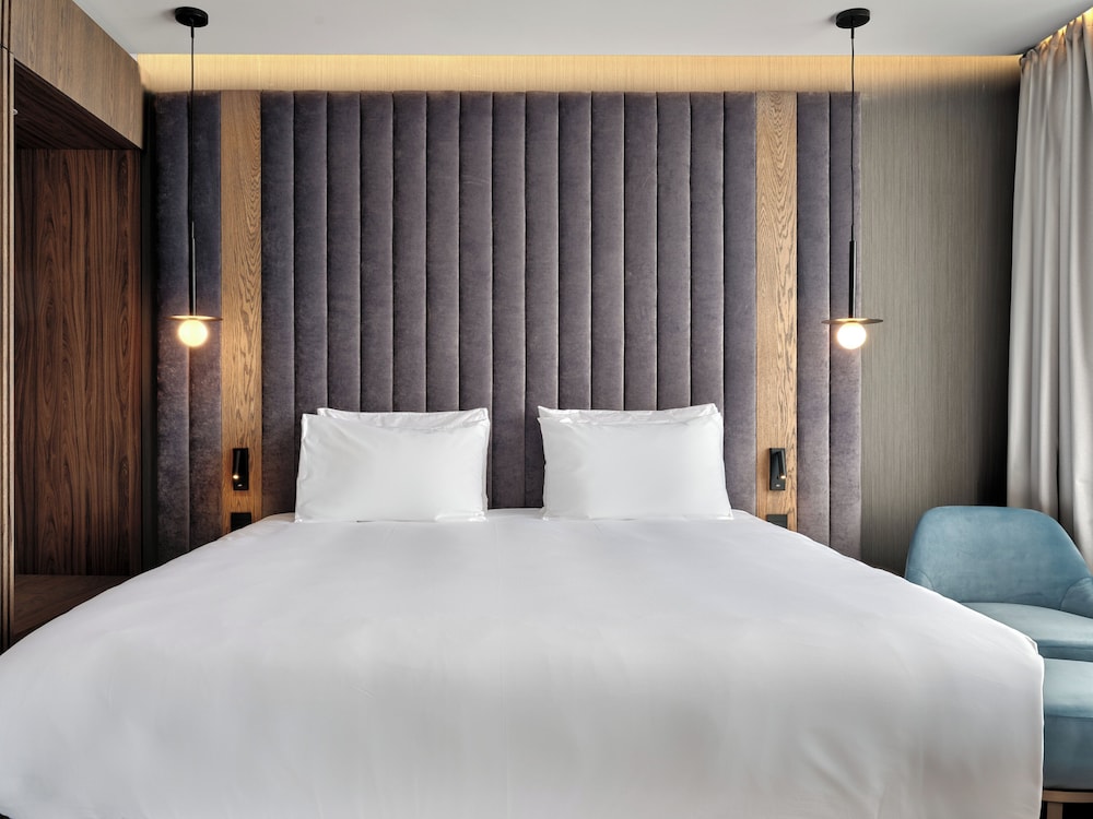 Crowne Plaza Sofia by IHG — Hotel rooms in Sofia, Sofia (province)