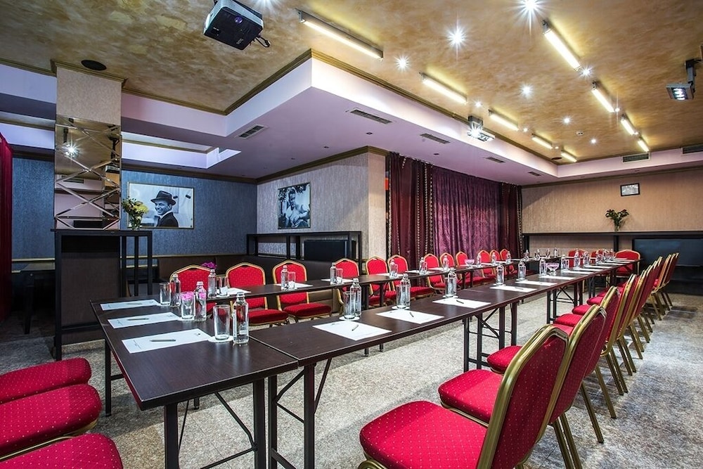 Art Plaza Hotel — Restaurant & bars in Sofia, Sofia (province)