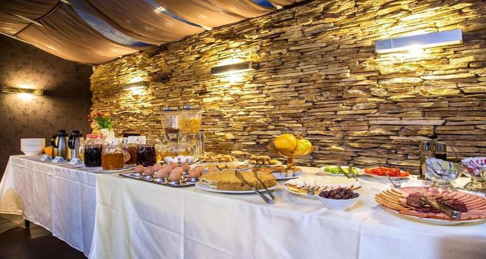 Art Plaza Hotel — Restaurant & bars in Sofia, Sofia (province)
