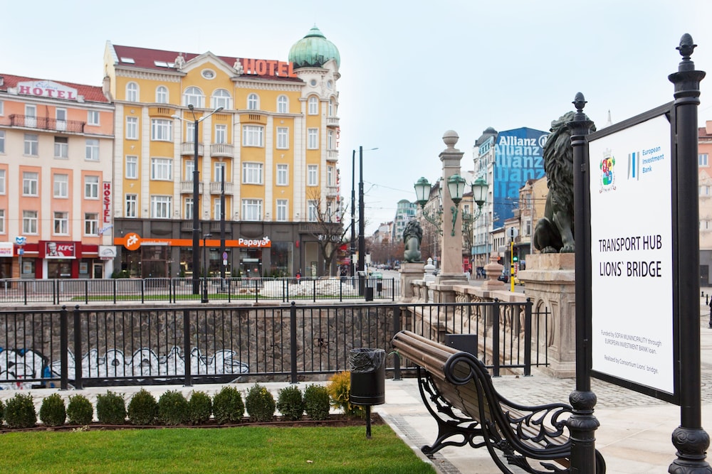 Hotel Lion Sofia — Hotel building in Sofia, Sofia (province)