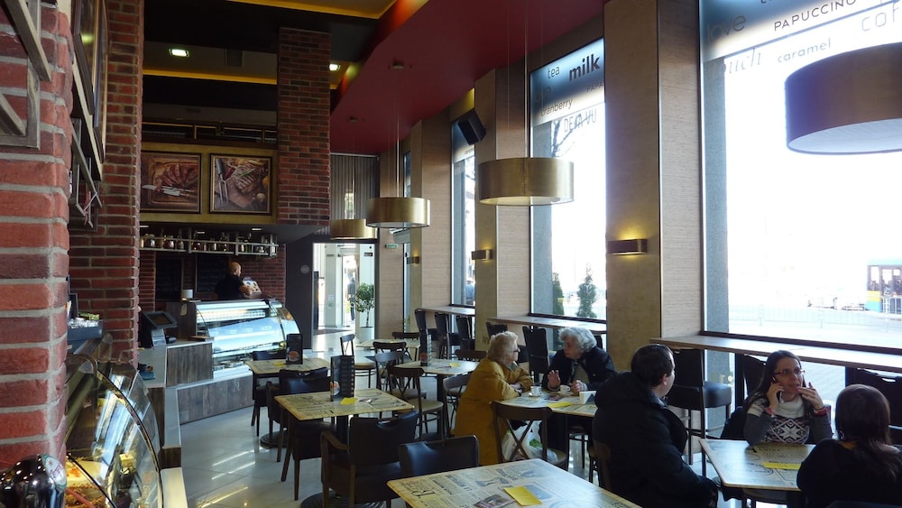 Hotel Lion Sofia — Restaurant & bars in Sofia, Sofia (province)