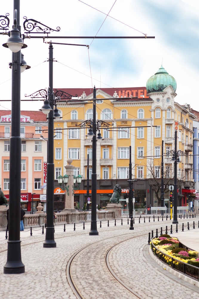 Hotel Lion Sofia — Hotel building in Sofia, Sofia (province)