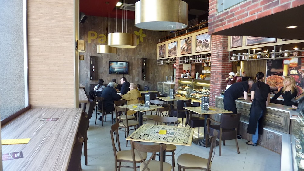 Hotel Lion Sofia — Restaurant & bars in Sofia, Sofia (province)