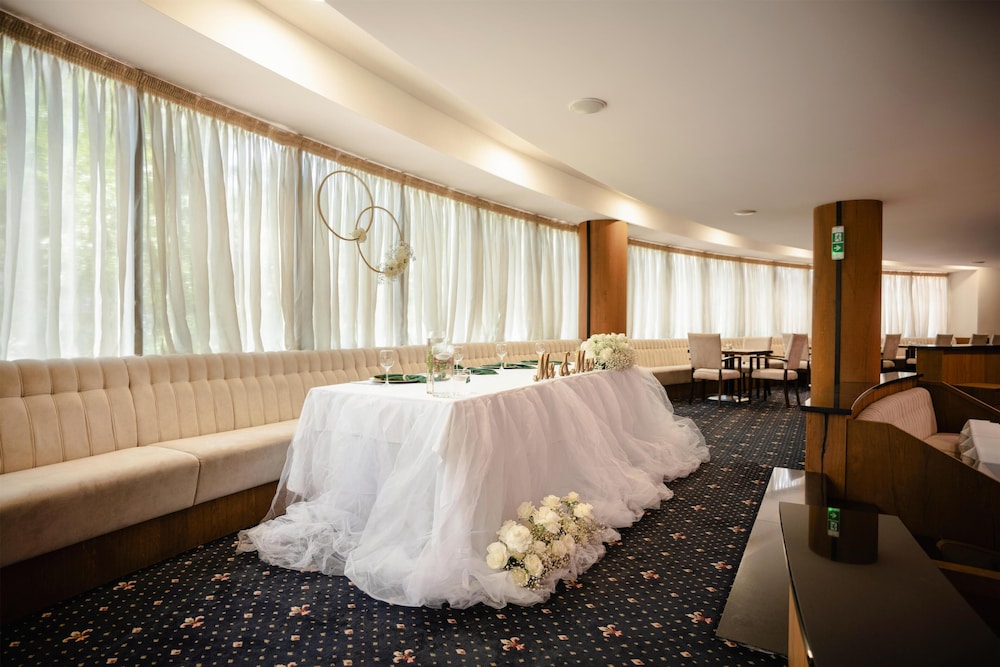Metropolitan Hotel Sofia, a member of Radisson Individuals — Restaurant & bars in Sofia, Sofia (province)