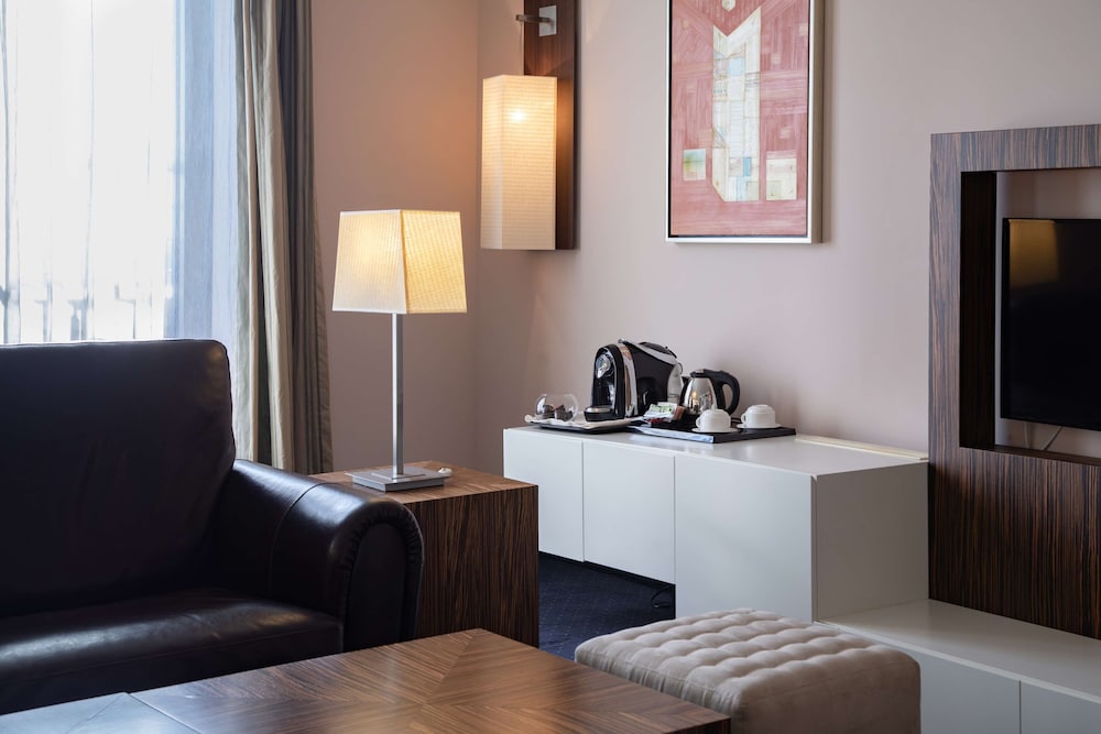 Metropolitan Hotel Sofia, a member of Radisson Individuals — Hotel rooms in Sofia, Sofia (province)