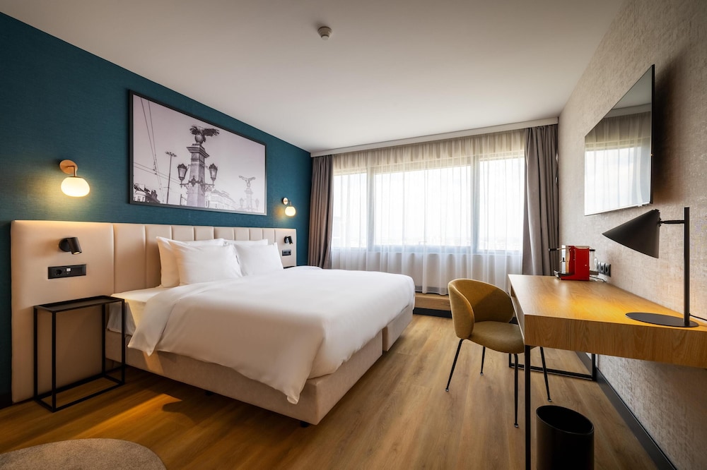 Metropolitan Hotel Sofia, a member of Radisson Individuals — Hotel rooms in Sofia, Sofia (province)