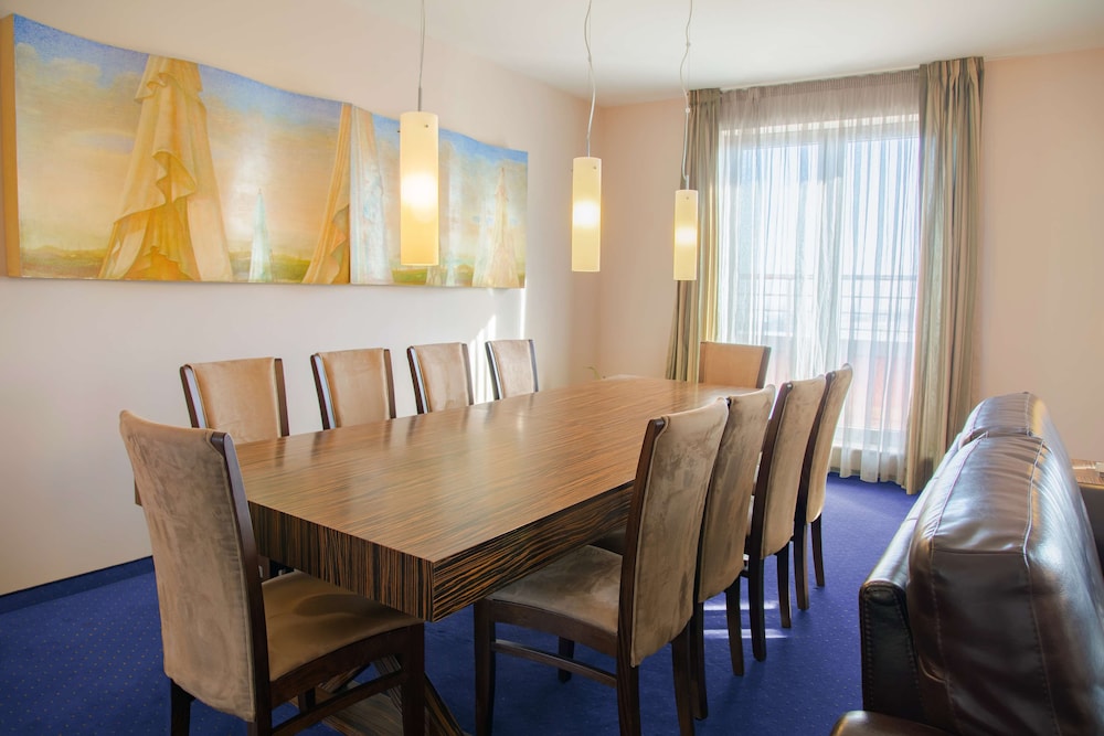 Metropolitan Hotel Sofia, a member of Radisson Individuals — Restaurant & bars in Sofia, Sofia (province)
