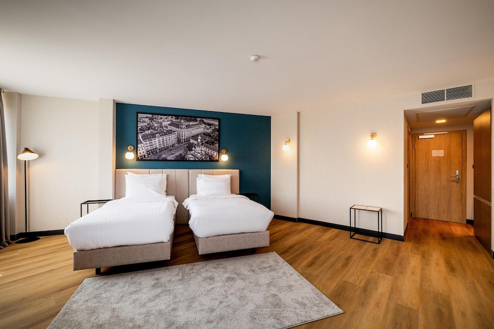 Metropolitan Hotel Sofia, a member of Radisson Individuals — Hotel rooms in Sofia, Sofia (province)