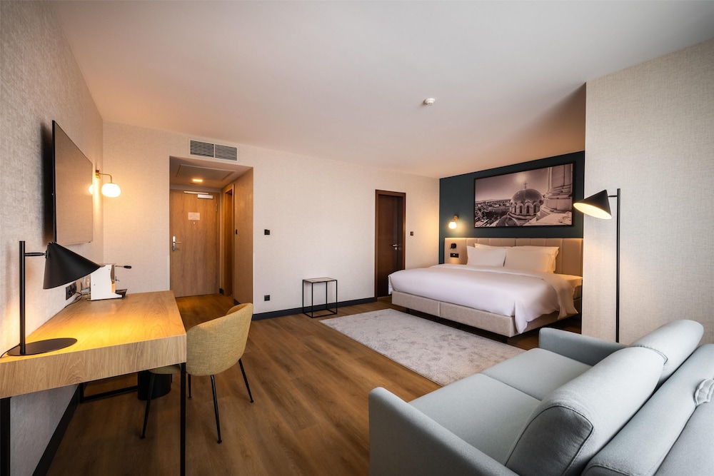 Metropolitan Hotel Sofia, a member of Radisson Individuals — Hotel rooms in Sofia, Sofia (province)