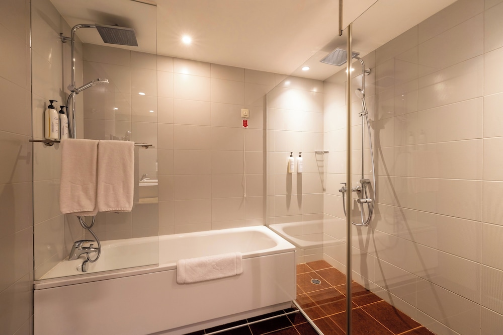 Metropolitan Hotel Sofia, a member of Radisson Individuals — Hotel rooms in Sofia, Sofia (province)
