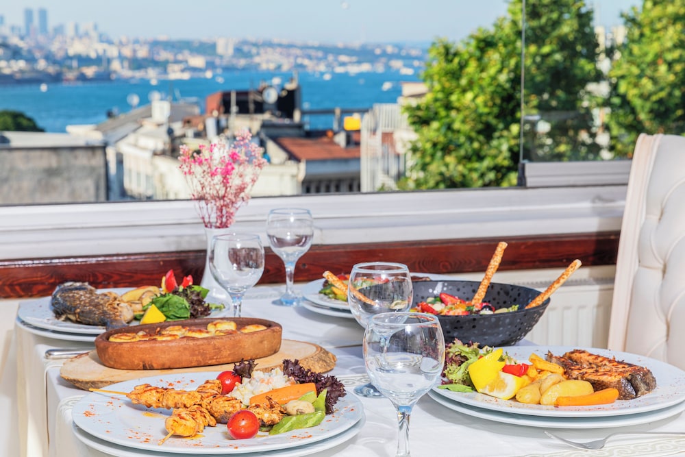Hotel Ipek Palas — Restaurant & bars in Istanbul, Istanbul