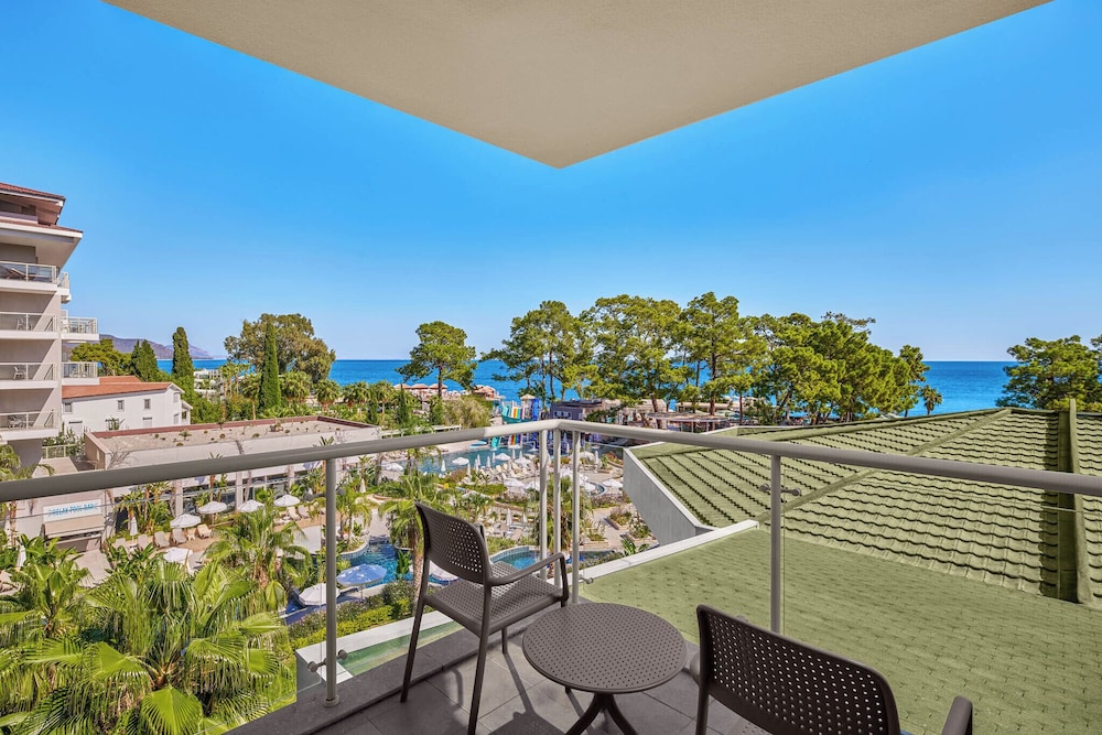 Akra Kemer - All Inclusive — Hotel rooms in Kemer