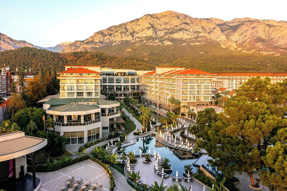 Akra Kemer - All Inclusive — Hotel building in Kemer