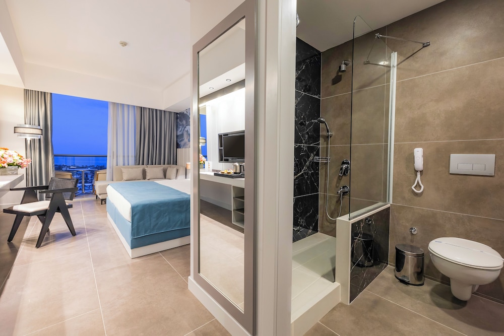 Crystal Centro Pearl Collection - All inclusive — Hotel rooms in Lara