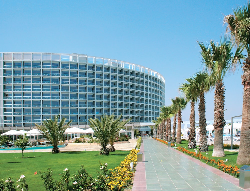 Crystal Centro Pearl Collection - All inclusive — Hotel building in Lara