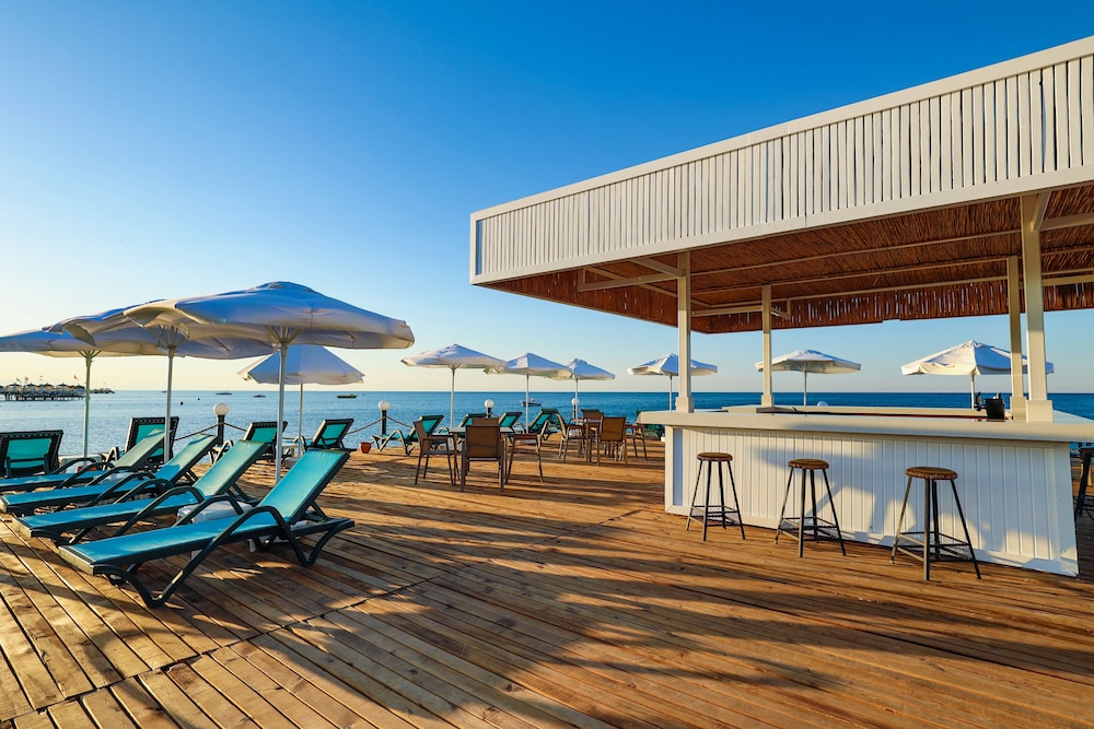 Crystal Centro Pearl Collection - All inclusive — Beach in Lara