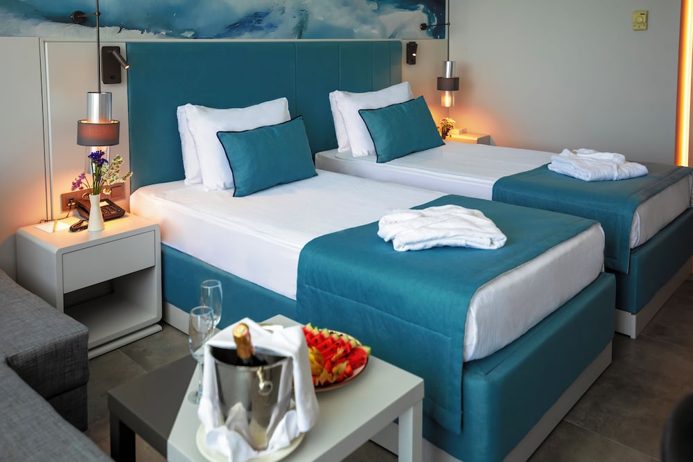 Crystal Centro Pearl Collection - All inclusive — Hotel rooms in Lara
