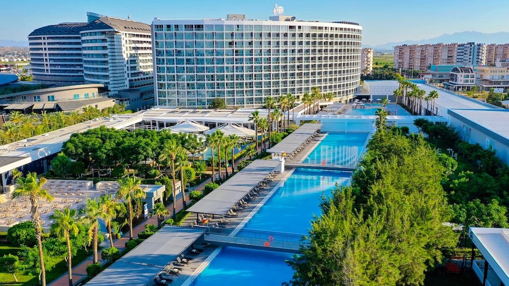 Crystal Centro Pearl Collection - All inclusive — Swimming pool in Lara