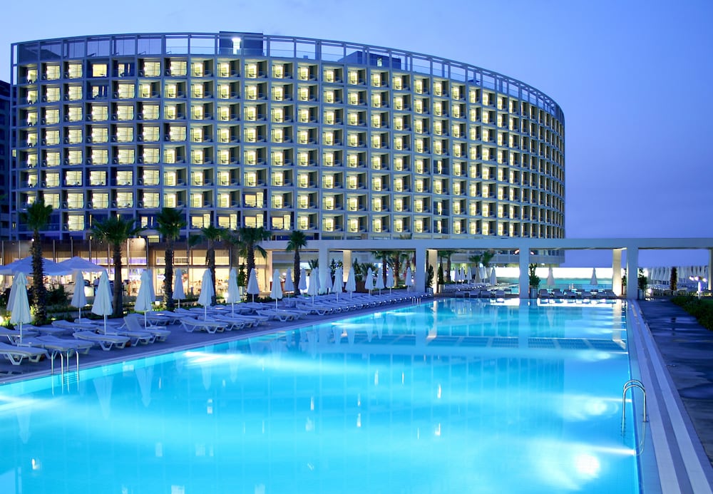 Crystal Centro Pearl Collection - All inclusive — Hotel building in Lara