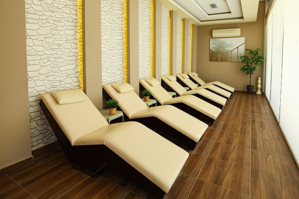 Crystal Centro Pearl Collection - All inclusive — Spa in Lara