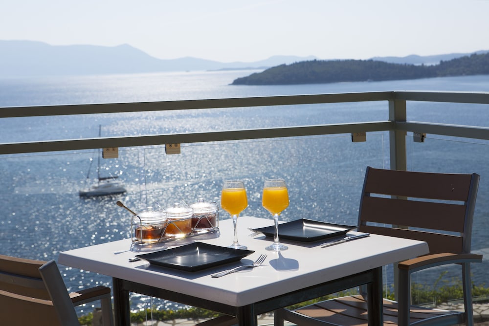 Red Tower Hotel Lefkada — Hotel rooms in Lefkada, Ionian Islands
