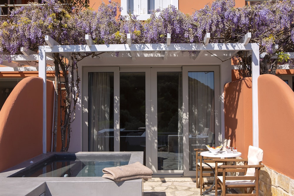 Red Tower Hotel Lefkada — Restaurant & bars in Lefkada, Ionian Islands