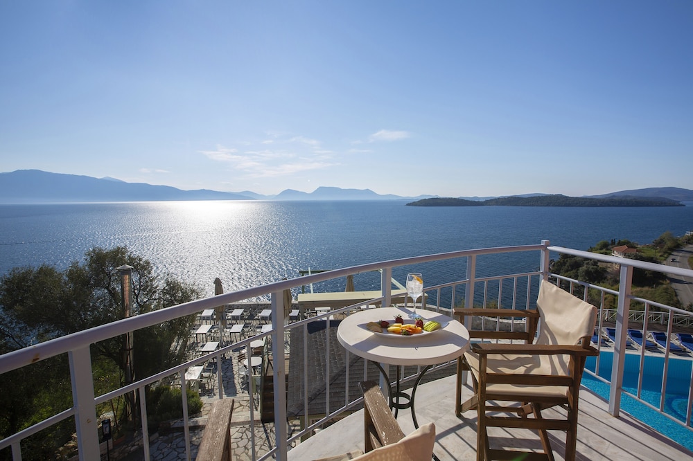 Red Tower Hotel Lefkada — Hotel rooms in Lefkada, Ionian Islands