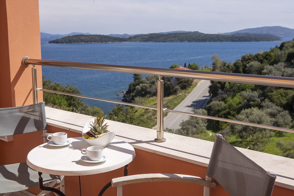 Red Tower Hotel Lefkada — Hotel rooms in Lefkada, Ionian Islands