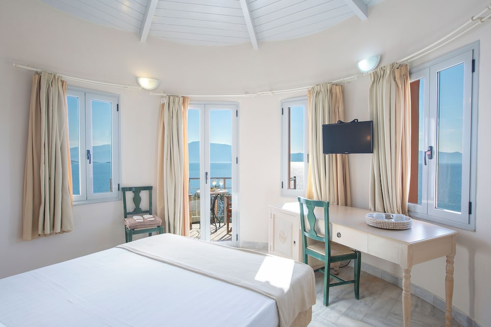 Red Tower Hotel Lefkada — Hotel rooms in Lefkada, Ionian Islands