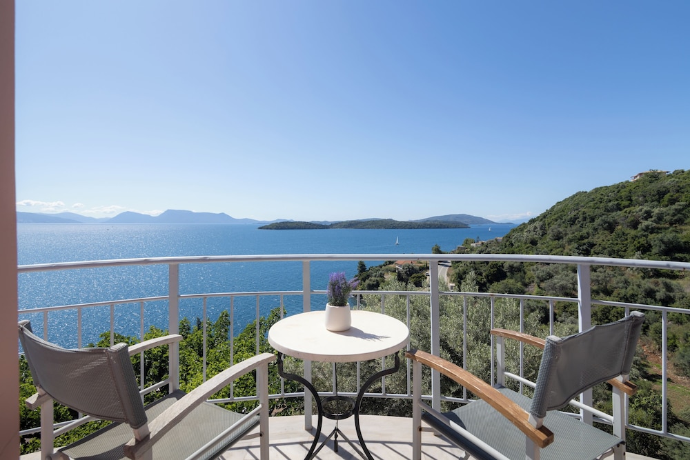 Red Tower Hotel Lefkada — Hotel rooms in Lefkada, Ionian Islands